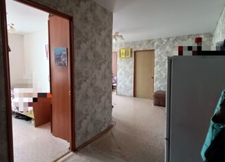 Продается 4-ком. квартира, 60 м2, Учалы, улица Горького, 3