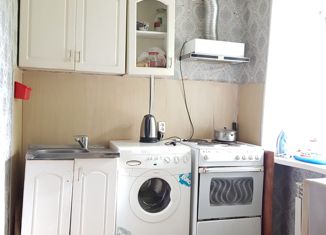 Продаю 2-комнатную квартиру, 40.8 м2, Стрежевой, 2-й микрорайон, 205