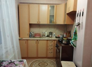 Продам 3-комнатную квартиру, 65 м2, поселок городского типа Черемушки, посёлок городского типа Черёмушки, 74