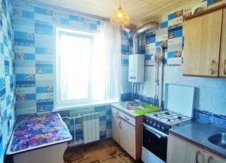 Продается 3-комнатная квартира, 61 м2, Камышин, улица Гагарина, 143