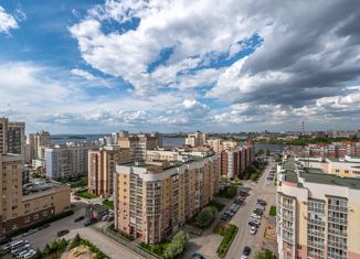 Продаю четырехкомнатную квартиру, 200 м2, Екатеринбург, улица Татищева, 90, улица Татищева