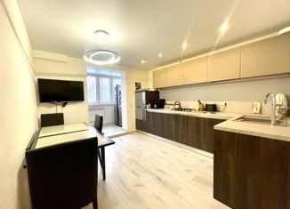 Продам 4-комнатную квартиру, 128 м2, Тверь, улица Маршала Конева, 5к1, Пролетарский район