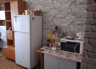 Продается 1-комнатная квартира, 21.9 м2, Артём, улица Кирова, 150