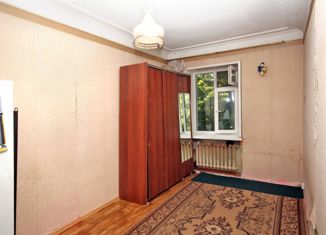 Продается 3-комнатная квартира, 80 м2, Москва, улица Амундсена, 3к2, улица Амундсена