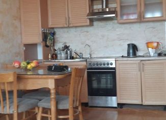 Продам 3-ком. квартиру, 68.6 м2, Большой Камень, улица Академика Курчатова, 14