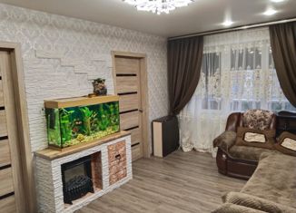 Продаю 4-ком. квартиру, 60.6 м2, Липецк, Ангарская улица, 25, Октябрьский район