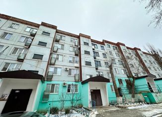 Продается трехкомнатная квартира, 62.7 м2, Элиста, 8-й микрорайон, 15, 8-й микрорайон