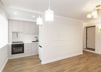 Продаю 2-ком. квартиру, 40 м2, Тюмень, улица Володарского, 34, Центральный округ