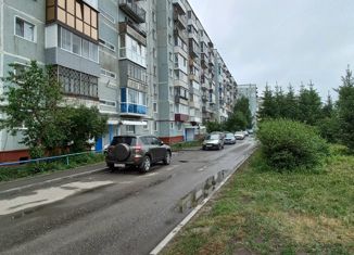 Продам 3-комнатную квартиру, 65.3 м2, Ленинск-Кузнецкий, Кольчугинский проспект, 5