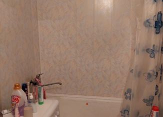 Продам 2-ком. квартиру, 40 м2, Орск, Братская улица, 52А