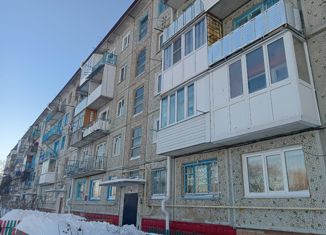 Продам двухкомнатную квартиру, 47.4 м2, село Сосновское, улица Комарова, 1