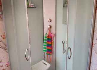 Трехкомнатная квартира на продажу, 50 м2, поселок городского типа Балахта, улица Правды, 32