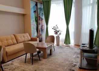 2-ком. квартира в аренду, 70 м2, Ялта, улица Володарского, 11А