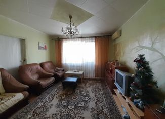 Продажа четырехкомнатной квартиры, 81 м2, Ейск, улица Калинина, 279/2