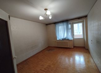 Продам 2-комнатную квартиру, 48.5 м2, Глазов, улица Толстого, 49