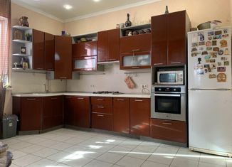 Продаю дом, 176 м2, поселок городского типа Афипский, Комсомольская улица