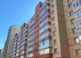 Продается 2-комнатная квартира, 65.2 м2, Челябинск, улица Братьев Кашириных, 12, район Заречье