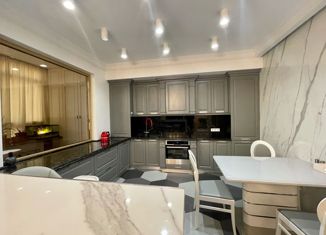 Продам 3-ком. квартиру, 97 м2, Краснодар, Казбекская улица, 19, ЖК Екатеринодар