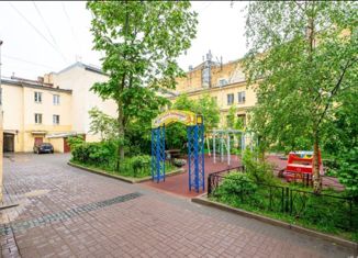 Продается двухкомнатная квартира, 61.9 м2, Санкт-Петербург, набережная реки Мойки, 16, метро Адмиралтейская