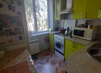 Продаю 2-ком. квартиру, 42 м2, Соль-Илецк, Вокзальная улица, 93