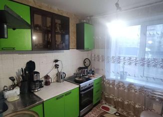 Продам 2-ком. квартиру, 50 м2, Великие Луки, улица Пескарева, 15