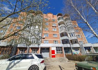 Продам трехкомнатную квартиру, 93 м2, Кимры, улица Урицкого, 45