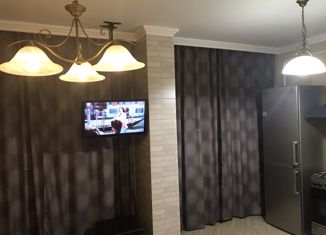 Продам 3-ком. квартиру, 41 м2, Геленджик, Дивноморская улица, 37к10, ЖК Столичный квартал