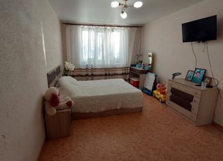 Продам 2-ком. квартиру, 53.5 м2, посёлок городского типа Смышляевка, Первомайская улица, 22А