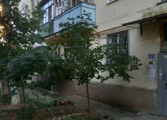 Продается двухкомнатная квартира, 48.8 м2, поселок городского типа Мирный, улица Сырникова, 6