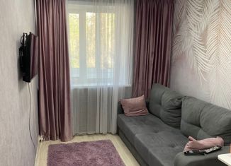 Продается 2-ком. квартира, 44 м2, Калининск, улица Ленина, 117