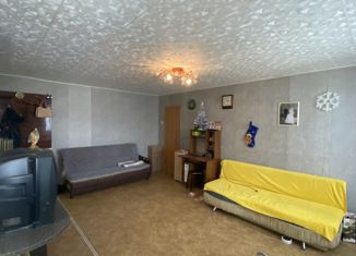 Продается 2-комнатная квартира, 43 м2, Нижнекамск, улица Тукая, 14