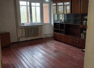 Продается 4-комнатная квартира, 72 м2, Калининград, улица Подполковника Емельянова, 56