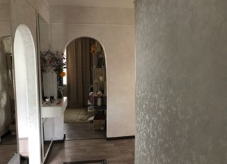 Четырехкомнатная квартира на продажу, 80 м2, село Соловьёвск, улица Лазо, 11