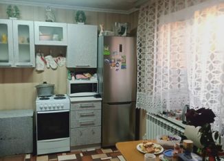 Продаю трехкомнатную квартиру, 60 м2, Мариинск, Кооперативная улица, 2