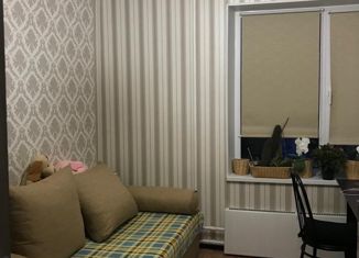 Продаю комнату, 38 м2, Московский, 1-й микрорайон, 27