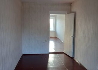 Трехкомнатная квартира на продажу, 58 м2, посёлок Ува, улица Пислегина, 10