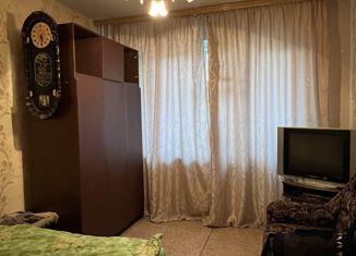 Продается 2-ком. квартира, 70 м2, Железногорск, Заводской проезд, 7к2