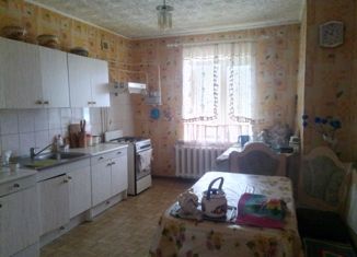 Продам 4-ком. квартиру, 97 м2, Соль-Илецк, Южная улица, 39а