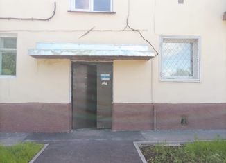Продам однокомнатную квартиру, 32 м2, Кемеровская область, улица А. Матросова, 10