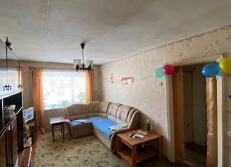 Продам 3-ком. квартиру, 57 м2, Азов, Привокзальная улица, 23