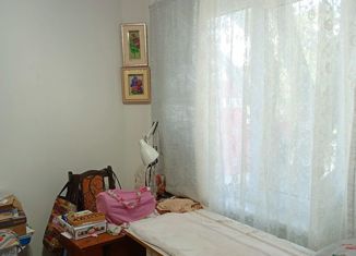 Продаю четырехкомнатную квартиру, 61 м2, Керчь, улица Орджоникидзе, 110