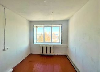 Продаю однокомнатную квартиру, 10.6 м2, Нязепетровск, улица Розы Люксембург, 6