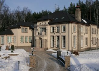 Продается дом, 1000 м2, деревня Юрлово