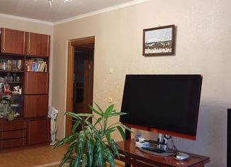 Продам 3-комнатную квартиру, 71 м2, городской посёлок имени Свердлова, 1-й микрорайон, 8