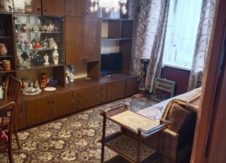 Продается 3-комнатная квартира, 41.7 м2, Санкт-Петербург, улица Костюшко, 24, метро Ленинский проспект