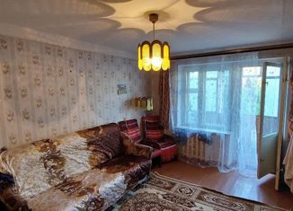 Продам 3-комнатную квартиру, 58 м2, Боровичи, Южная улица, 45