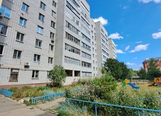 Продам 3-комнатную квартиру, 60 м2, Новочебоксарск, улица 10-й Пятилетки, 35