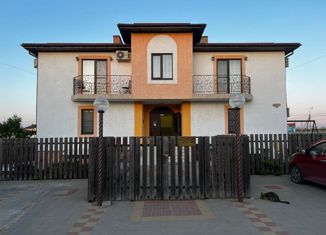 Продажа 2-комнатной квартиры, 62 м2, село Витязево, улица Новосёлов, 69