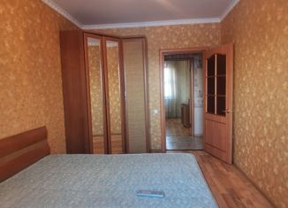 Продам 4-ком. квартиру, 77 м2, Берёзовский, проспект Шахтёров, 11