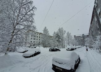 Однокомнатная квартира на продажу, 36.1 м2, поселок городского типа Красный Бор, Комсомольская улица, 10к1